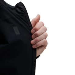 On Running On Weather Jacket Hardloopjack - Black & Shadow 11 On Running On Weather Jacket Hardloopjack - Black & Shadow -ON RUNNING Winkel all weather black shadow 1243 1415800