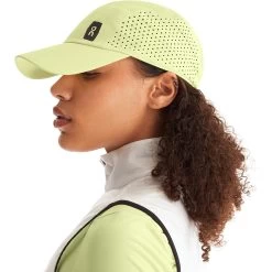 On Running On Lightweight Cap - Hay 10 On Running On Lightweight Cap - Hay -ON RUNNING Winkel on lightweight cap hay 3 1531664