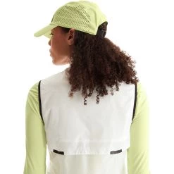 On Running On Lightweight Cap - Hay 11 On Running On Lightweight Cap - Hay -ON RUNNING Winkel on lightweight cap hay 4 1531665