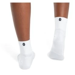 On Running On Performance Mid Dames Hardloopsokken - White & Ivory -ON RUNNING Winkel on performance mid sock women white ivory 2 1435283