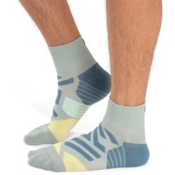 On Running On Performance Mid Heren Hardloopsokken - Zest & Moss -ON RUNNING Winkel on performance mid sock zest moss 1 1430489