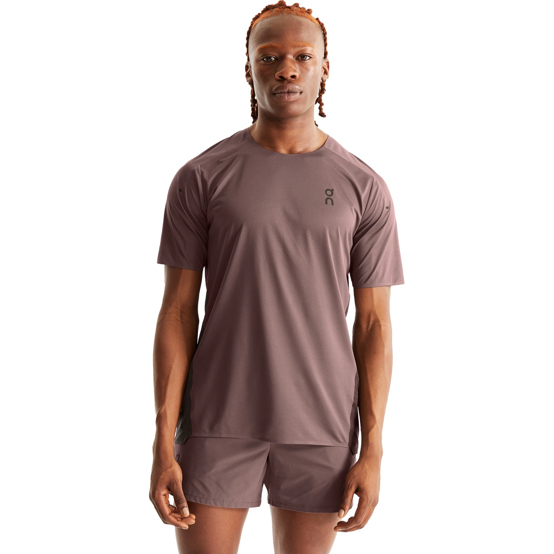 On Running On Performance-T Hardloopshirt - Grape & Zwart 1 On Running On Performance-T Hardloopshirt - Grape & Zwart