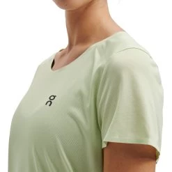 On Running On Performance-T Dames Hardloopshirt - Meadow & Glacier 13 On Running On Performance-T Dames Hardloopshirt - Meadow & Glacier -ON RUNNING Winkel on performance t women running shirt meadow glacier 1 1153521
