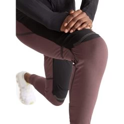 On Running Pants Dames Hardloop-Tights - Grape & Zwart -ON RUNNING Winkel on running pants women grape black 6 1568912