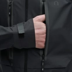 On Running On Storm Jacket - Black 14 On Running On Storm Jacket - Black -ON RUNNING Winkel on storm jacket black 7 1301001