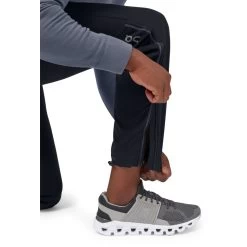 On Running On Track Pants - Black 20 On Running On Track Pants - Black -ON RUNNING Winkel on track pants black 10 950222