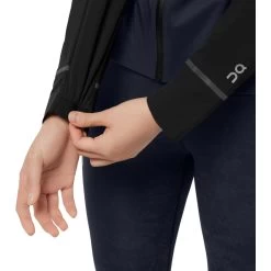 On Running On Weather Dames Hardloopjack - Black & Navy -ON RUNNING Winkel on weather jacket women black navy 8 949099